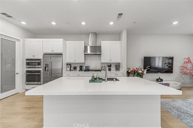 27218 Narrowleaf Willow Lane, Valencia, CA 91381