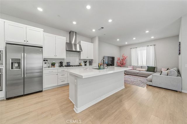 27218 Narrowleaf Willow Lane, Valencia, CA 91381