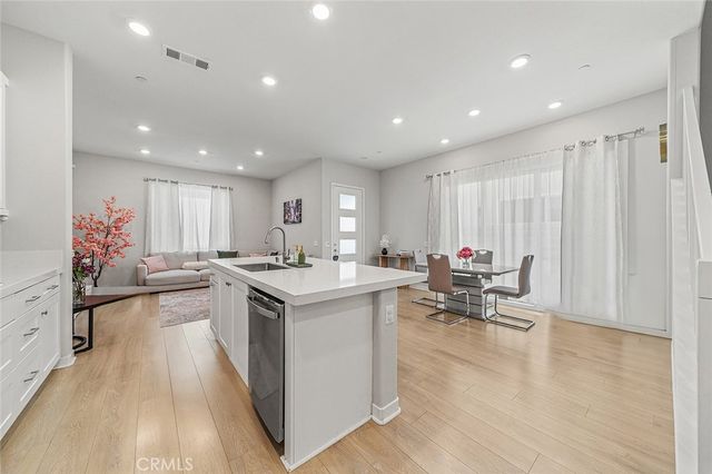 27218 Narrowleaf Willow Lane, Valencia, CA 91381