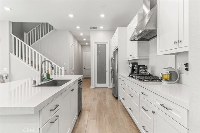 27218 Narrowleaf Willow Lane, Valencia, CA 91381