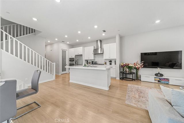 27218 Narrowleaf Willow Lane, Valencia, CA 91381