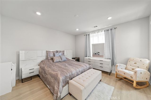 27218 Narrowleaf Willow Lane, Valencia, CA 91381