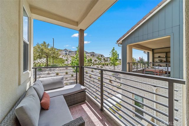 27218 Narrowleaf Willow Lane, Valencia, CA 91381