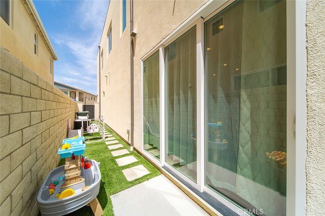 27218 Narrowleaf Willow Lane, Valencia, CA 91381