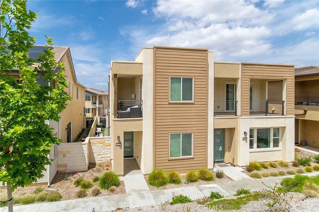 27218 Narrowleaf Willow Lane, Valencia, CA 91381