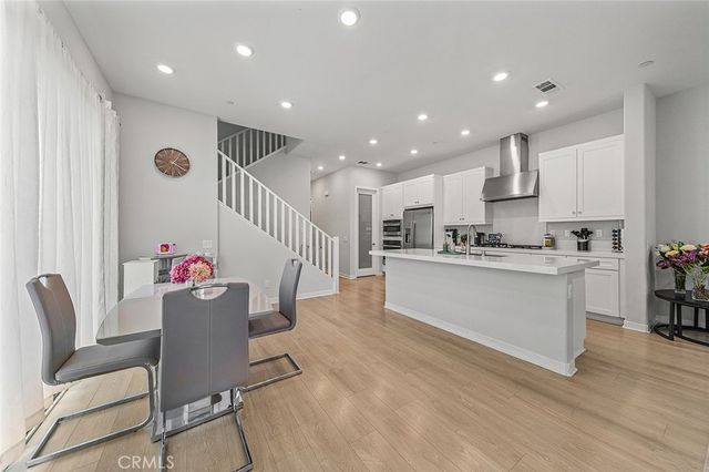 27218 Narrowleaf Willow Lane, Valencia, CA 91381