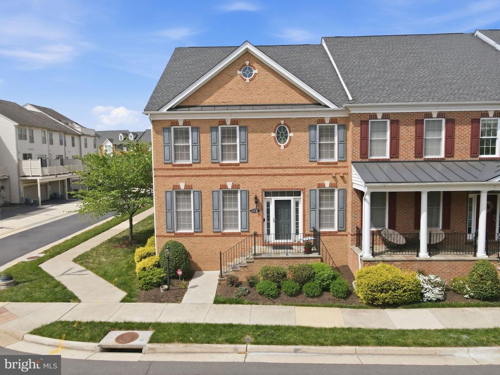 22575 WILLINGTON SQ, Ashburn, VA 20148