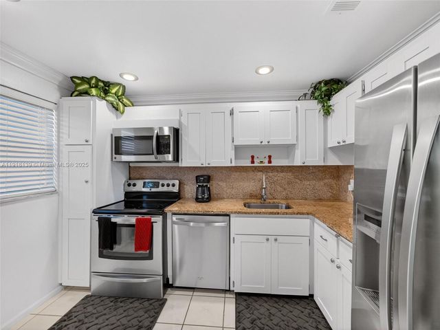 21 E Yacht Club Dr 505, North Palm Beach, FL 33408