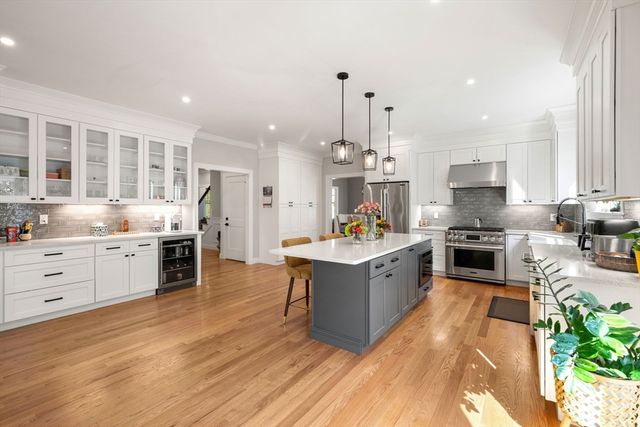 41 Peach Orchard Rd, Burlington, MA 01803