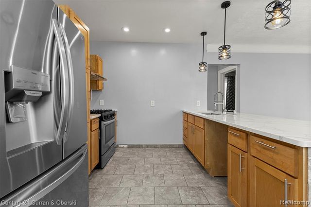 4913 Middlesex Street, Dearborn, MI 48126