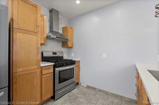 4913 Middlesex Street, Dearborn, MI 48126