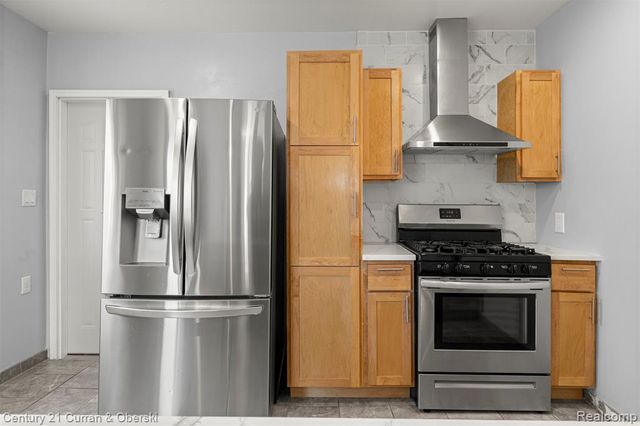 4913 Middlesex Street, Dearborn, MI 48126