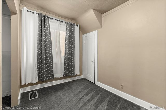 4913 Middlesex Street, Dearborn, MI 48126