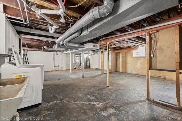 4913 Middlesex Street, Dearborn, MI 48126