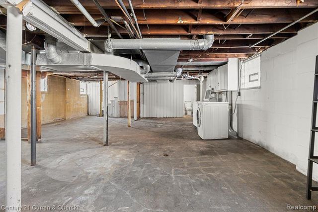 4913 Middlesex Street, Dearborn, MI 48126