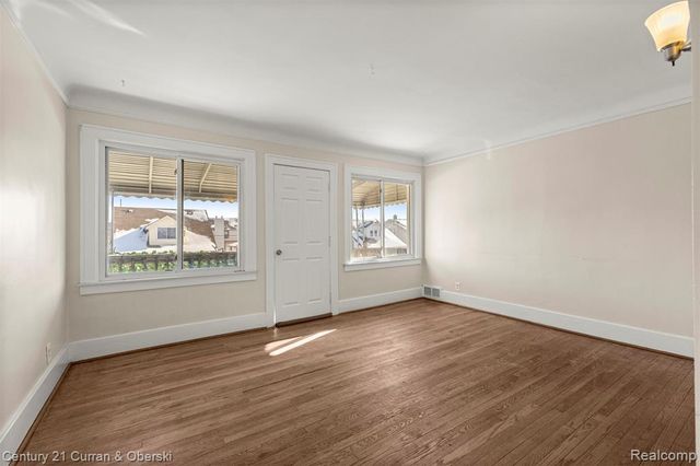 4913 Middlesex Street, Dearborn, MI 48126