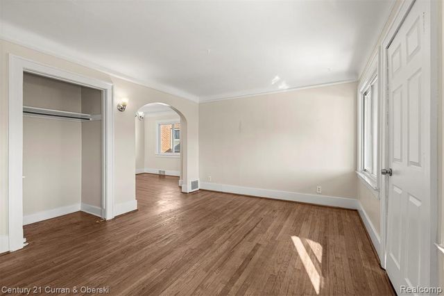 4913 Middlesex Street, Dearborn, MI 48126