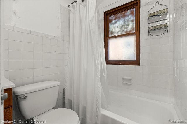 4913 Middlesex Street, Dearborn, MI 48126