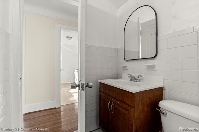 4913 Middlesex Street, Dearborn, MI 48126