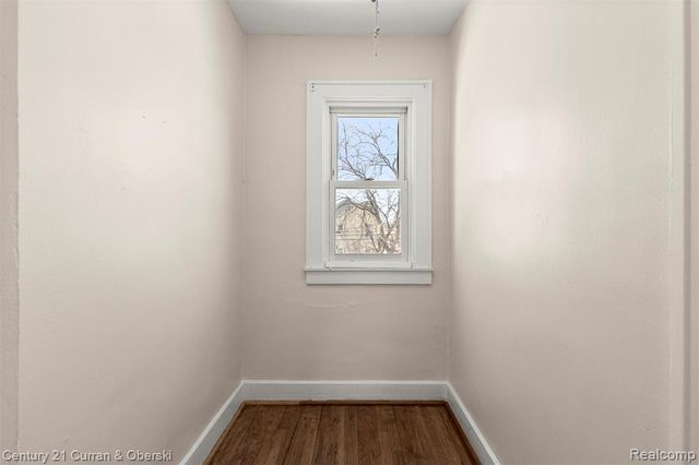 4913 Middlesex Street, Dearborn, MI 48126