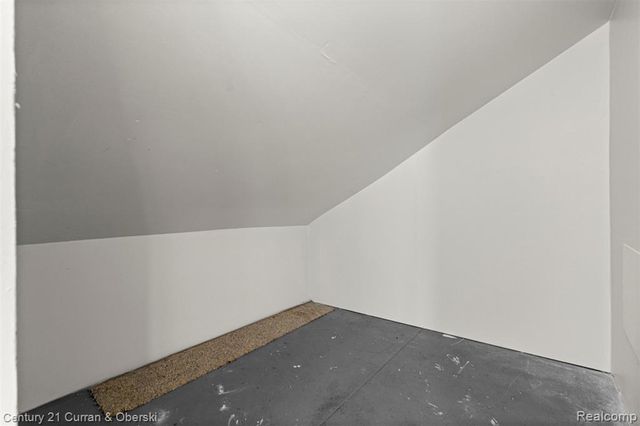 4913 Middlesex Street, Dearborn, MI 48126