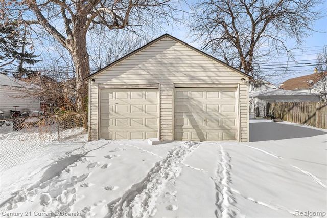 4913 Middlesex Street, Dearborn, MI 48126