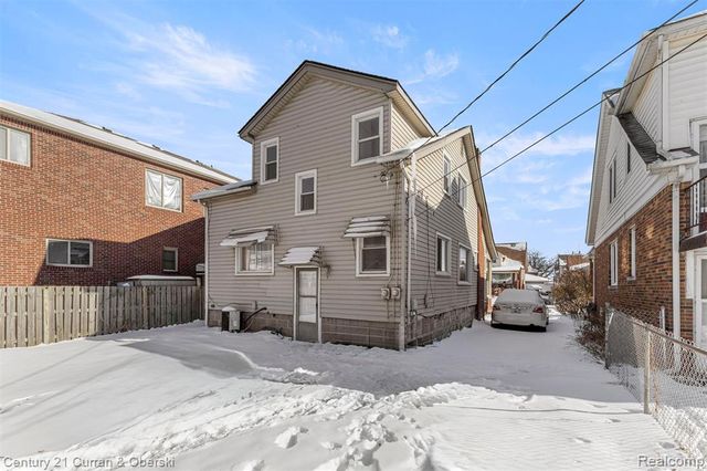 4913 Middlesex Street, Dearborn, MI 48126