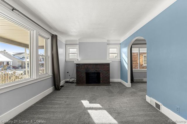 4913 Middlesex Street, Dearborn, MI 48126