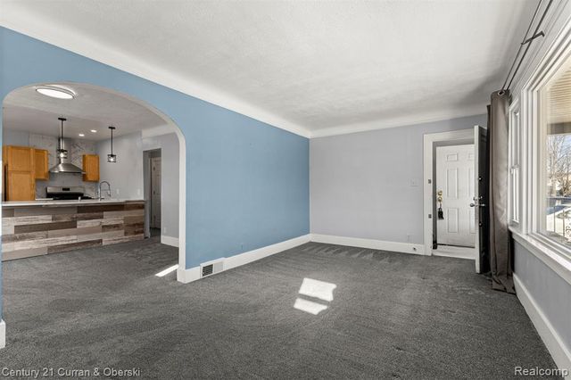 4913 Middlesex Street, Dearborn, MI 48126