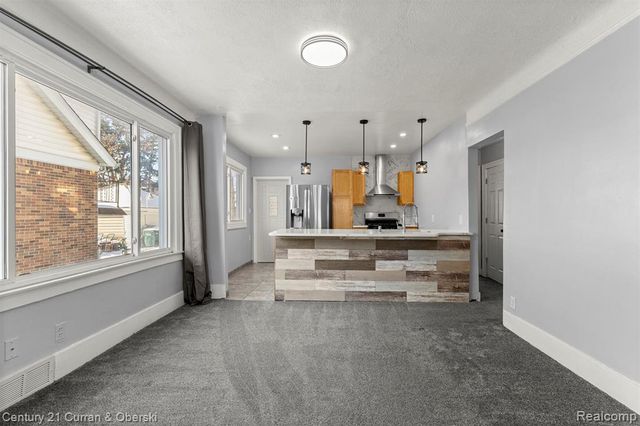 4913 Middlesex Street, Dearborn, MI 48126