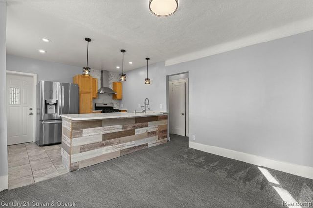 4913 Middlesex Street, Dearborn, MI 48126