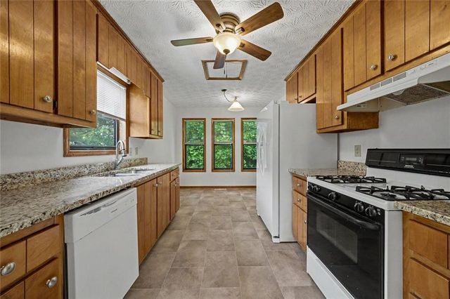 2850 Emerald Lane, Acworth, GA 30102