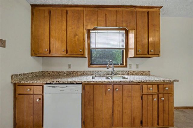 2850 Emerald Lane, Acworth, GA 30102