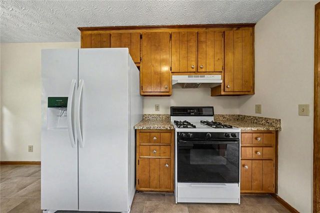 2850 Emerald Lane, Acworth, GA 30102