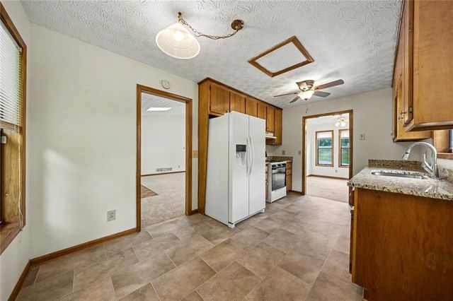 2850 Emerald Lane, Acworth, GA 30102