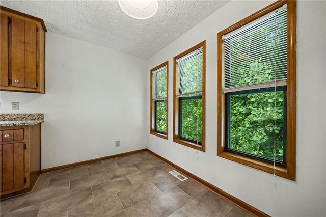 2850 Emerald Lane, Acworth, GA 30102