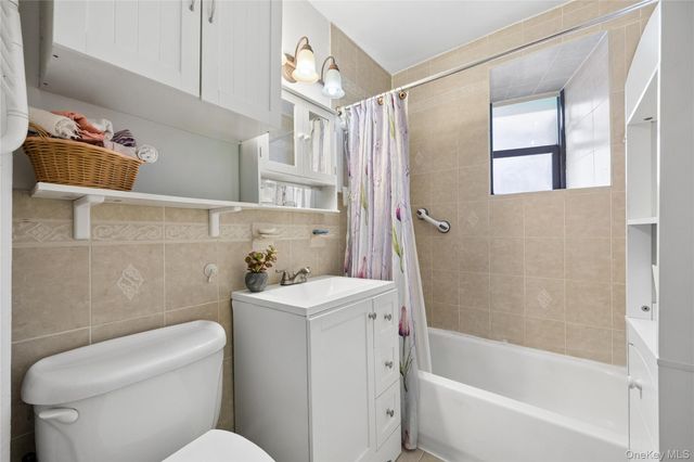 139-05 85th Drive 4B, Briarwood, NY 11435