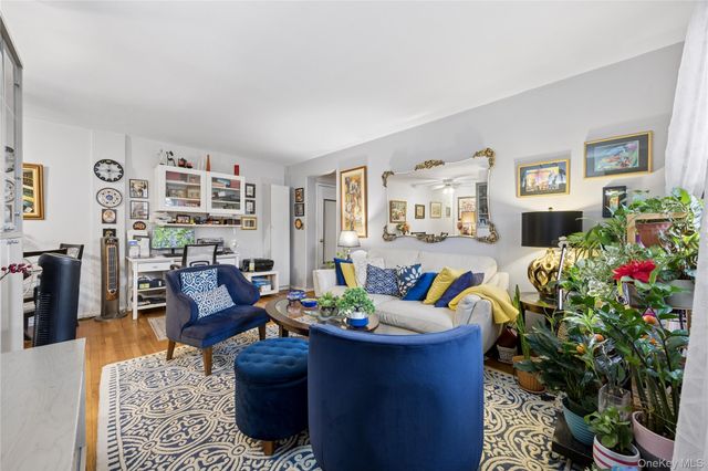 139-05 85th Drive 4B, Briarwood, NY 11435