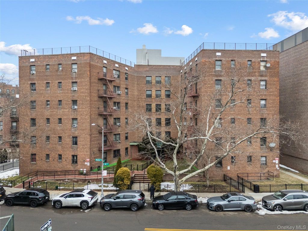 139-05 85th Drive 4B, Briarwood, NY 11435