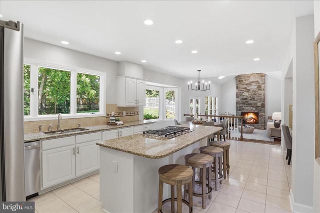 13013 GREY FRIARS PL, Herndon, VA 20171