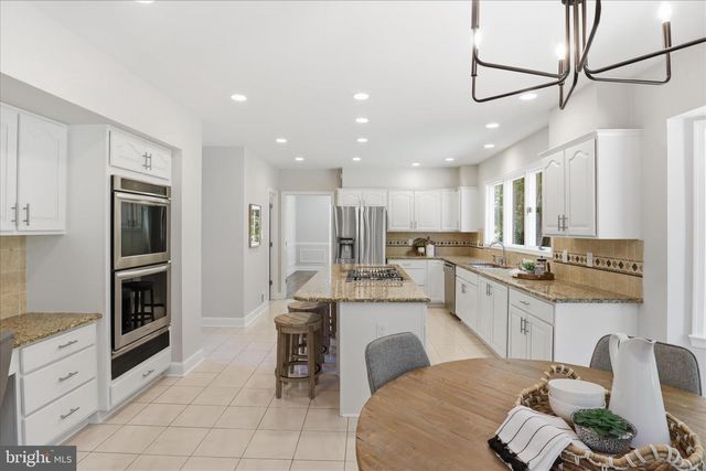 13013 GREY FRIARS PL, Herndon, VA 20171
