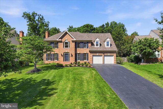 13013 GREY FRIARS PL, Herndon, VA 20171