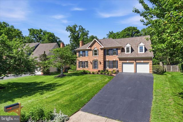 13013 GREY FRIARS PL, Herndon, VA 20171