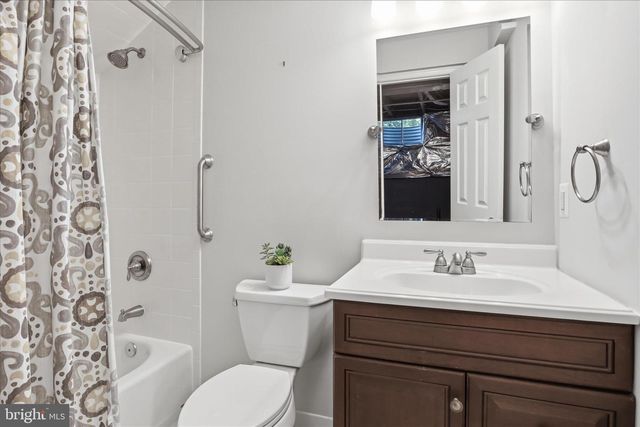 13013 GREY FRIARS PL, Herndon, VA 20171