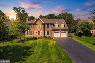13013 GREY FRIARS PL, Herndon, VA 20171