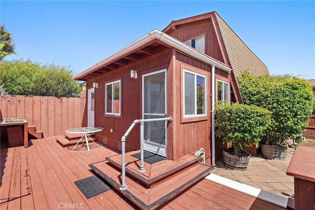 Image 3 of property listing at 21 12th Street, Cayucos, CA 93430