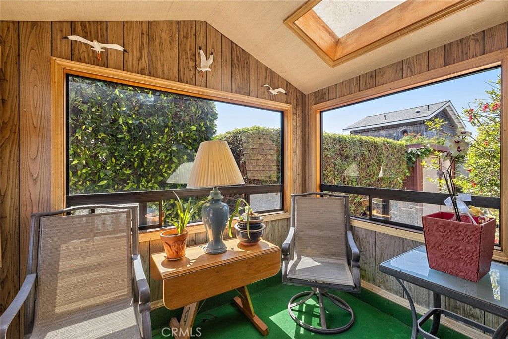 Image 4 of property listing at 21 12th Street, Cayucos, CA 93430