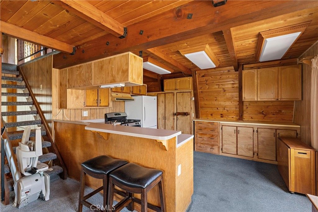 Image 9 of property listing at 21 12th Street, Cayucos, CA 93430