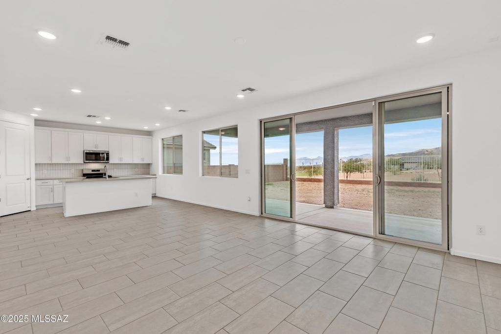 14019 E Squamata Way, Vail, AZ 85641