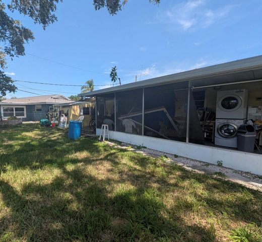 550 SW Airoso Boulevard, Port St Lucie, FL 34983